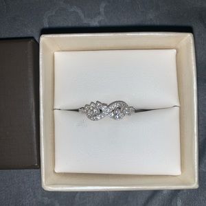 Reeds diamond ring